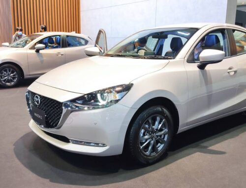 ความแตกต่างของ New Mazda2 มาสด้า2 พร้อมสีตัวถังใหม่สีบรอนซ์ Platinum Quartz